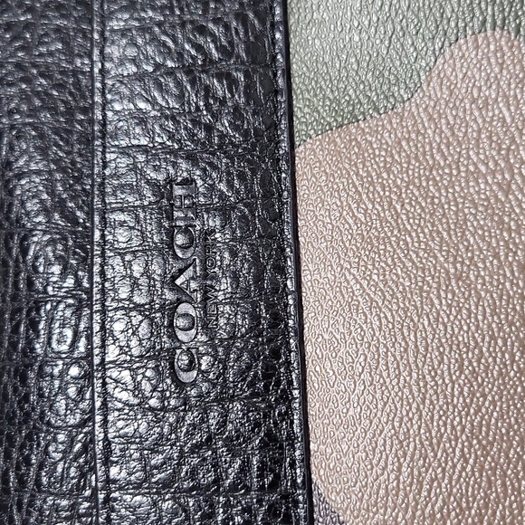 Authentic Coach Messenger Bag - Picture 2 of 6